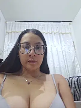 Snapshot of Isax_red chatting on May 22, 9:53 pm Isax red online show from May 22, 9:53 pm
