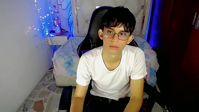 zxvn n online show from June 1, 1:46 pm