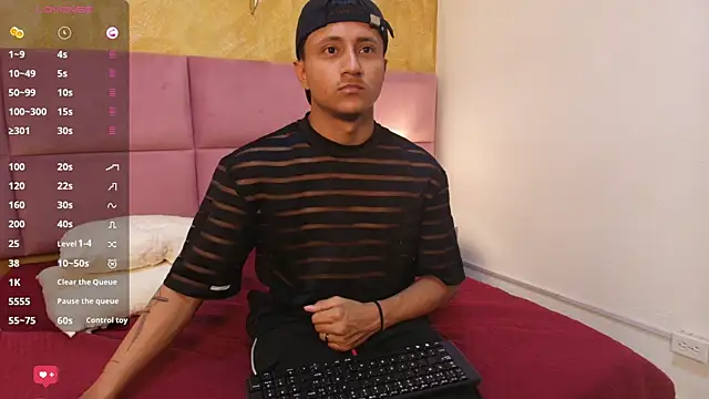 Snapshot of Thiago_Nova chatting on May 21, 8:16 pm Thiago Nova online show from May 21, 8:16 pm