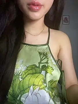 Snapshot of Uri_sexy chatting on June 5, 7:36 am Uri sexy online show from June 5, 7:36 am