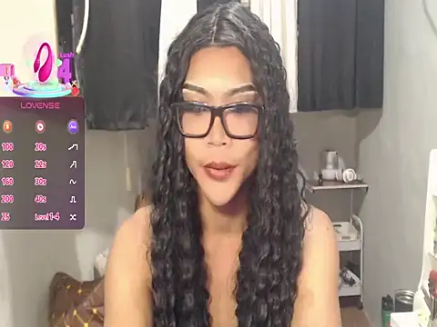Snapshot of BeatrixGray02 chatting on May 26, 4:25 pm BeatrixGray02 online show from May 26, 4:25 pm
