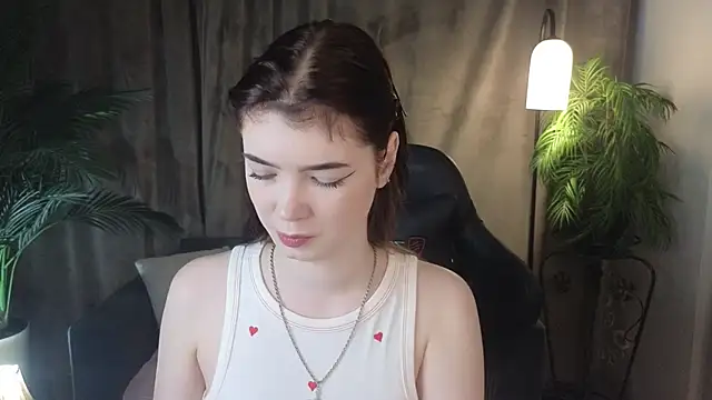 Snapshot of MelissaMay__ chatting on May 22, 10:15 pm MelissaMay online show from May 22, 10:15 pm