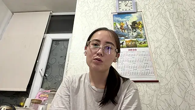 Snapshot of VickieTrudo chatting on June 8, 8:20 pm VickieTrudo online show from June 8, 8:20 pm