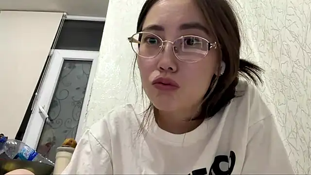 Snapshot of VickieTrudo chatting on June 15, 9:06 pm VickieTrudo online show from June 15, 9:06 pm