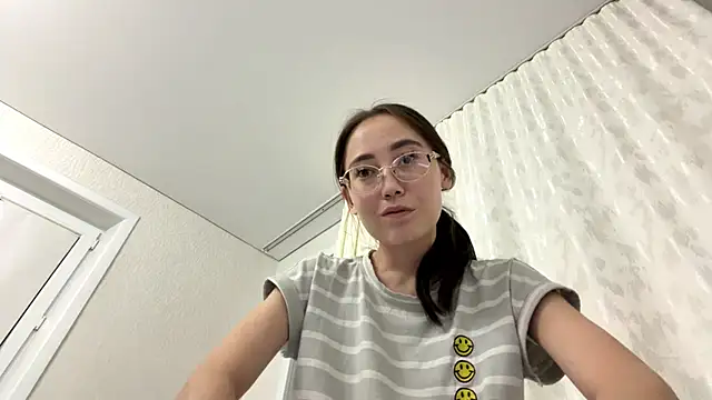 Snapshot of VickieTrudo chatting on July 1, 9:14 pm VickieTrudo online show from July 1, 9:14 pm
