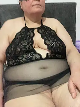 Snapshot of SINIRSIZOLGUN chatting on June 15, 10:45 pm SINIRSIZOLGUN online show from June 15, 10:45 pm