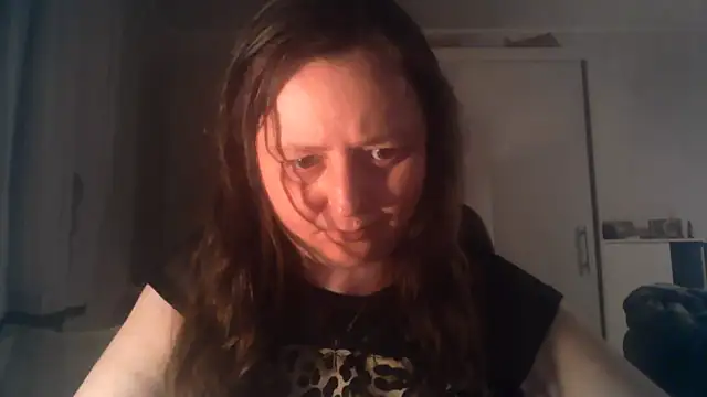 Snapshot of TaylorLovely chatting on June 16, 8:11 pm TaylorLovely online show from June 16, 8:11 pm