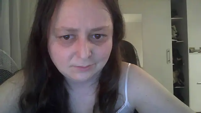 Snapshot of TaylorLovely chatting on July 10, 8:22 pm TaylorLovely online show from July 10, 8:22 pm