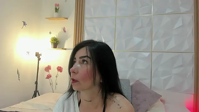 Snapshot of Anniee_333 chatting on June 29, 1:33 pm Anniee 333 online show from June 29, 1:33 pm