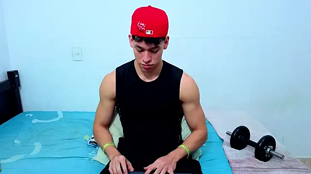 Luke Muscle online show from June 9, 2:39 pm