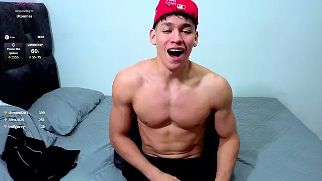 Luke Muscle online show from July 2, 11:22 pm