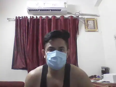 Snapshot of Nivan_7251_1 chatting on May 22, 7:19 pm Nivan 7251 1 online show from May 22, 7:19 pm