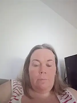 Snapshot of chattedebretagne chatting on June 27, 7:08 pm chattedebretagne online show from June 27, 7:08 pm
