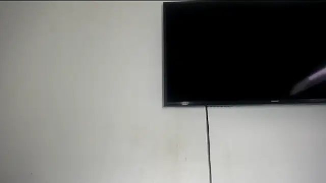 Snapshot of Fox_Loves chatting on June 18, 9:08 pm Fox Loves online show from June 18, 9:08 pm