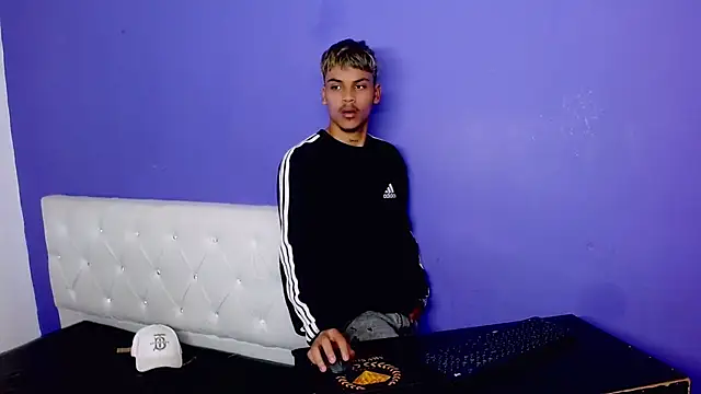 Angel foxc13 online show from June 24, 3:05 am