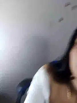 Snapshot of tamara_bloom20xx chatting on May 27, 7:44 pm tamara bloom20xx online show from May 27, 7:44 pm