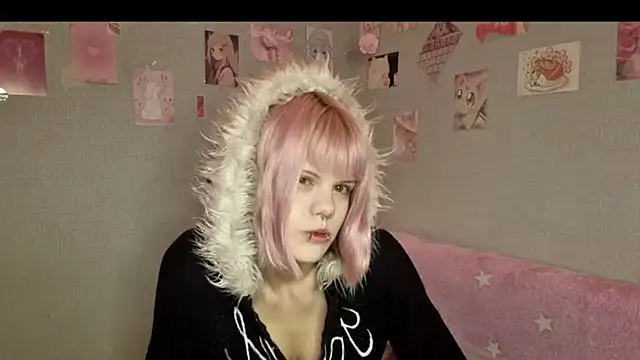 Snapshot of VelvetAlice chatting on July 7, 8:57 pm VelvetAlice online show from July 7, 8:57 pm