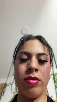 Snapshot of Eveliin__ chatting on June 23, 1:14 am Eveliin online show from June 23, 1:14 am
