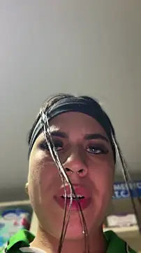 Snapshot of Eveliin__ chatting on July 16, 5:02 am Eveliin online show from July 16, 5:02 am
