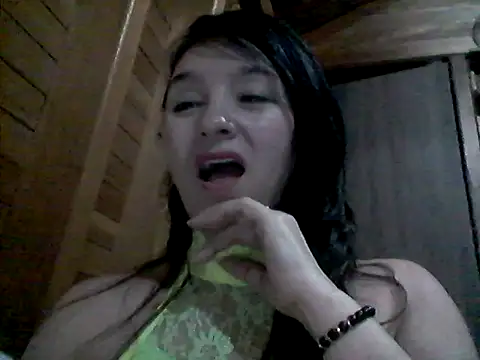 Snapshot of Anlly_garcia002 chatting on June 25, 5:12 am Anlly garcia002 online show from June 25, 5:12 am