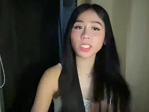 Snapshot of amberluiss chatting on July 17, 12:23 pm amberluiss online show from July 17, 12:23 pm