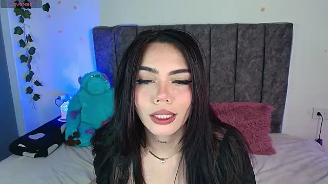 Snapshot of andraa_rossee chatting on June 30, 1:17 am andraa rossee online show from June 30, 1:17 am
