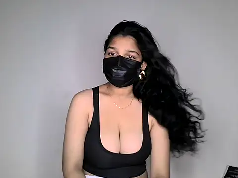 Snapshot of suzan_melly chatting on June 16, 6:16 am suzan melly online show from June 16, 6:16 am