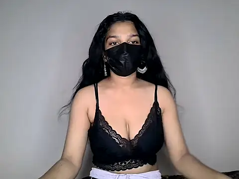 Snapshot of suzan_melly chatting on June 20, 10:18 am suzan melly online show from June 20, 10:18 am