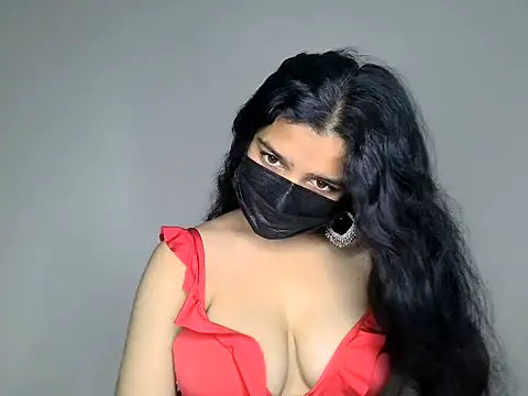 Snapshot of suzan_melly chatting on June 21, 5:43 am suzan melly online show from June 21, 5:43 am