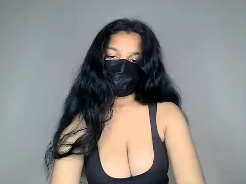 Snapshot of suzan_melly chatting on June 22, 6:10 am suzan melly online show from June 22, 6:10 am