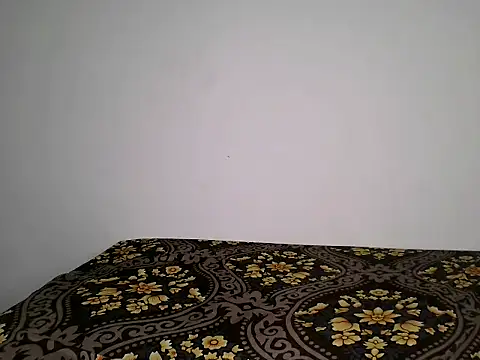 Snapshot of suzan_melly chatting on June 27, 12:22 pm suzan melly online show from June 27, 12:22 pm