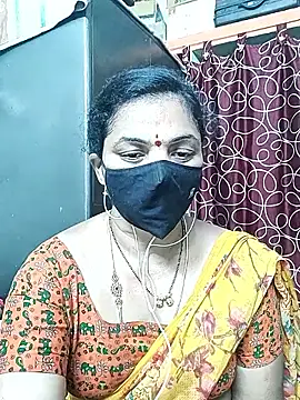 Snapshot of Leela_555 chatting on June 17, 11:12 am Leela 555 online show from June 17, 11:12 am