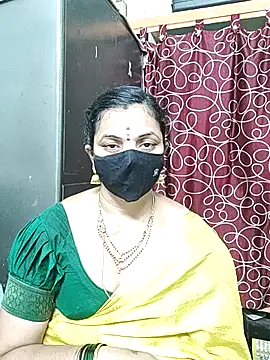 Snapshot of Leela_555 chatting on July 1, 5:42 am Leela 555 online show from July 1, 5:42 am