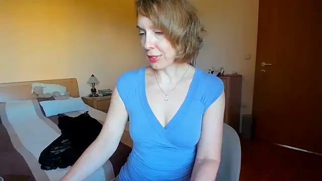 Snapshot of SummerLiza chatting on June 16, 2:52 pm SummerLiza online show from June 16, 2:52 pm