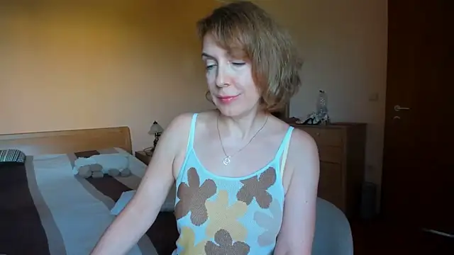 Snapshot of SummerLiza chatting on June 18, 3:27 pm SummerLiza online show from June 18, 3:27 pm