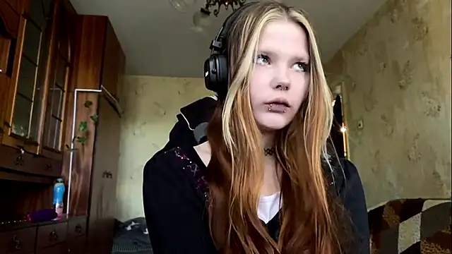 Snapshot of SusanaLeichty chatting on May 23, 8:51 am SusanaLeichty online show from May 23, 8:51 am