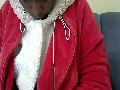 Snapshot of queen_l chatting on June 27, 3:55 am queen l online show from June 27, 3:55 am