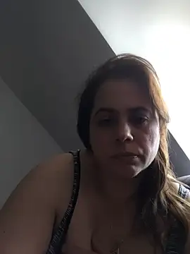 Snapshot of darkellie chatting on June 12, 11:31 am darkellie online show from June 12, 11:31 am