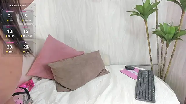 Snapshot of natalie_fox__ chatting on July 3, 11:38 am natalie fox online show from July 3, 11:38 am