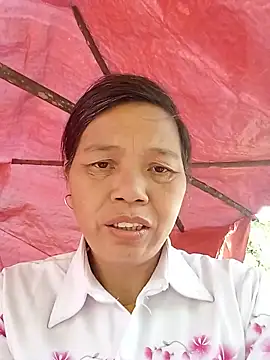 Snapshot of Elfledaa chatting on June 14, 2:24 am Elfledaa online show from June 14, 2:24 am