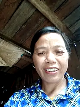 Snapshot of Elfledaa chatting on June 15, 6:26 am Elfledaa online show from June 15, 6:26 am
