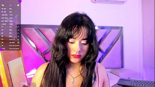 Snapshot of Elena_Tylor chatting on June 14, 2:24 am Elena Tylor online show from June 14, 2:24 am