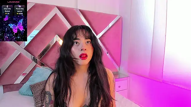 Snapshot of Elena_Tylor chatting on June 20, 1:36 pm Elena Tylor online show from June 20, 1:36 pm