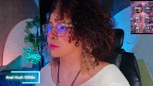 Snapshot of emmanakamura chatting on July 6, 3:58 am emmanakamura online show from July 6, 3:58 am