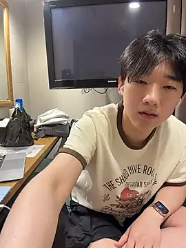 Snapshot of k-kinky chatting on July 6, 12:24 pm k-kinky online show from July 6, 12:24 pm