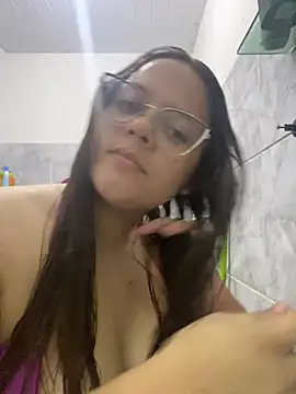 Snapshot of Laryssinha_69 chatting on June 12, 4:28 pm Laryssinha 69 online show from June 12, 4:28 pm