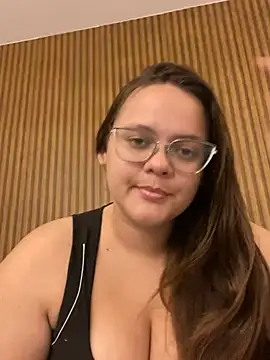 Snapshot of Laryssinha_69 chatting on July 3, 10:49 pm Laryssinha 69 online show from July 3, 10:49 pm