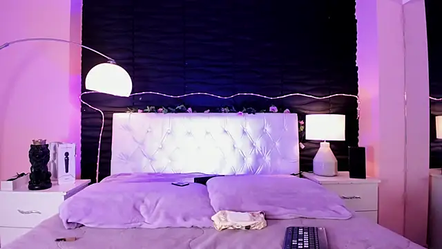 Snapshot of Natasha_Nassty chatting on June 18, 8:02 pm Natasha Nassty online show from June 18, 8:02 pm