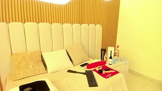 Snapshot of ElaVictoria chatting on July 7, 2:21 pm ElaVictoria online show from July 7, 2:21 pm