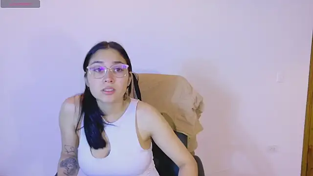 Snapshot of adaira31 chatting on June 20, 1:30 am adaira31 online show from June 20, 1:30 am